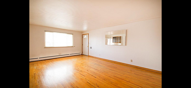 Living Room - 3261 Yarrow St Casa Adosada