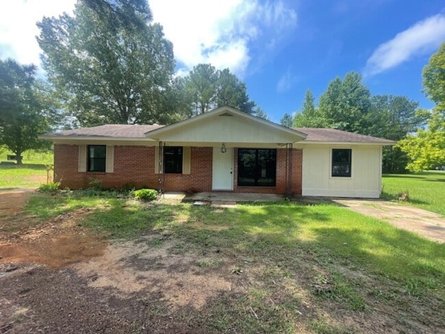 Building Photo - Renovated 4 Bedroom 2 Bath Home for Rent!