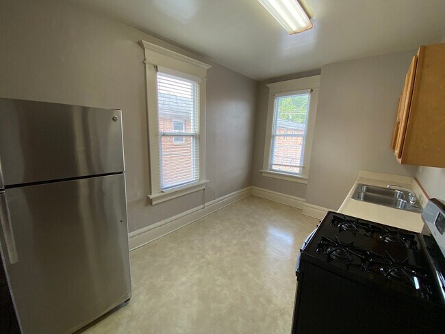 Photo - 1467 Worthington St Unit 1467 2