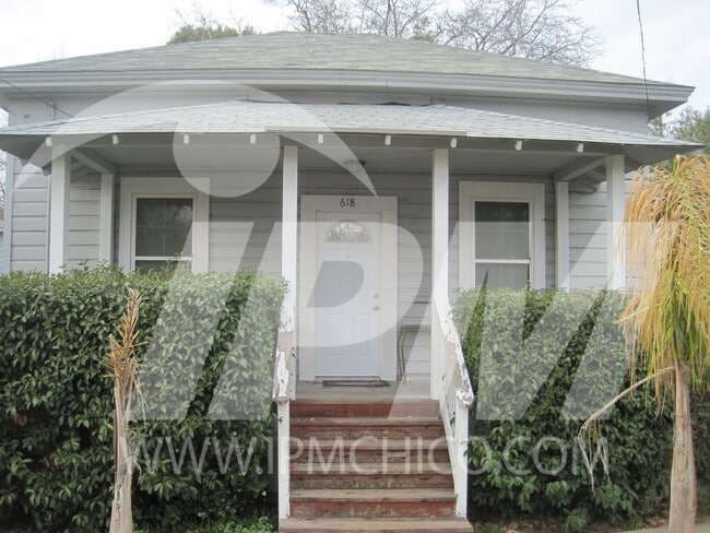 Photo - Classic 3 bedroom 2 bathroom home!
