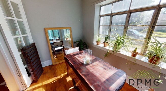 Photo - 132 S Clemens Ave