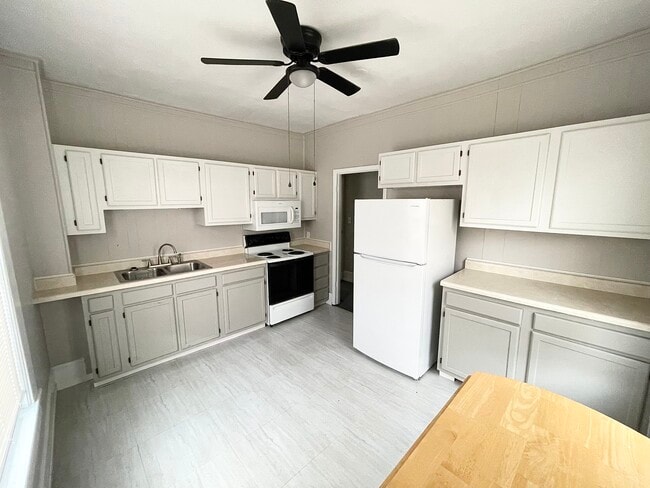 Building Photo - 112 N Mendenhall St Rental