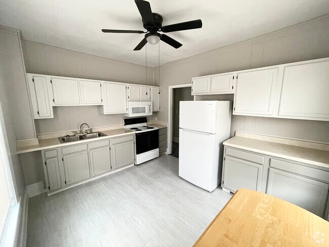 Building Photo - 112 N Mendenhall St Rental