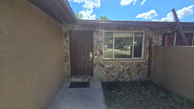 Photo - 825 Bradley Cir