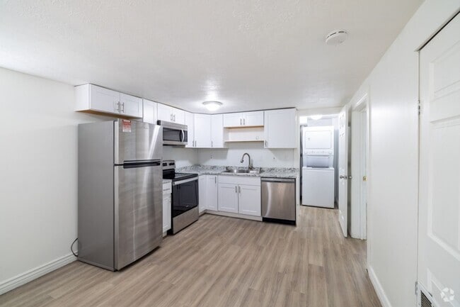 Building Photo - 174 7th St Unit 174 E 7th St #B Rental