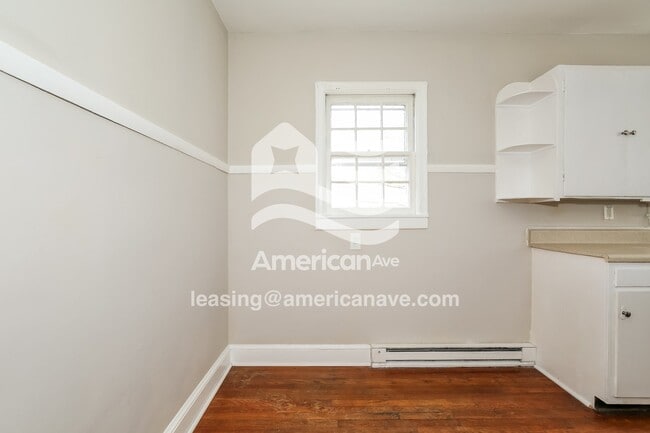 Photo - 403 Lowdermilk St