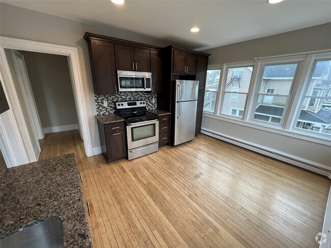 Building Photo - 132 Franklin St Unit 3 Rental