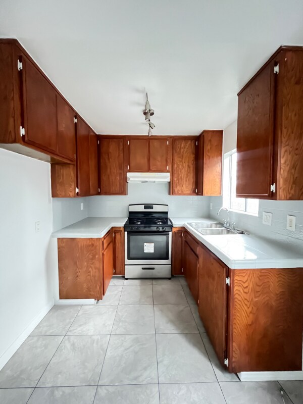 Photo - 322 Laveta Terrace