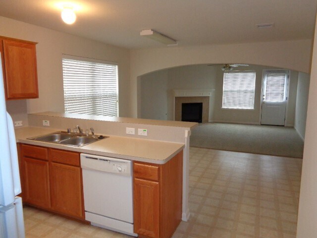 7619 Legacy Pines Dr