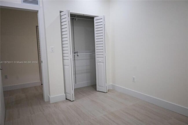 Photo - 3 bedroom in Miami FL 33142