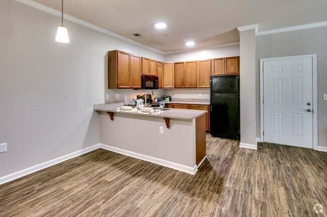 2 HABITACIONES, 2 BAÑOS, 1055 PIES CUADRADOS