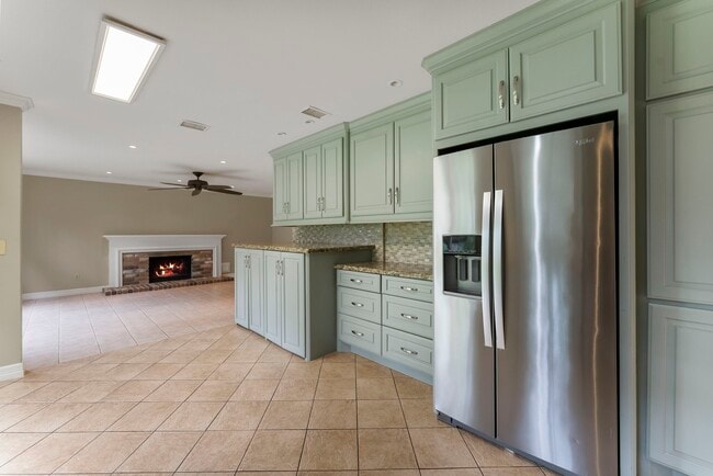 27 W Stony Bridge Ct