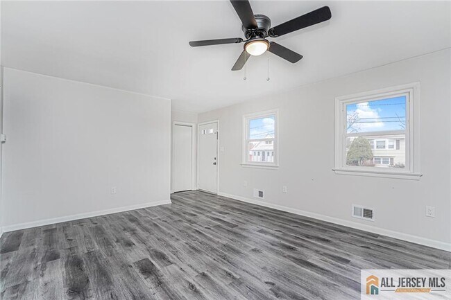 Photo - 1036 Apache St