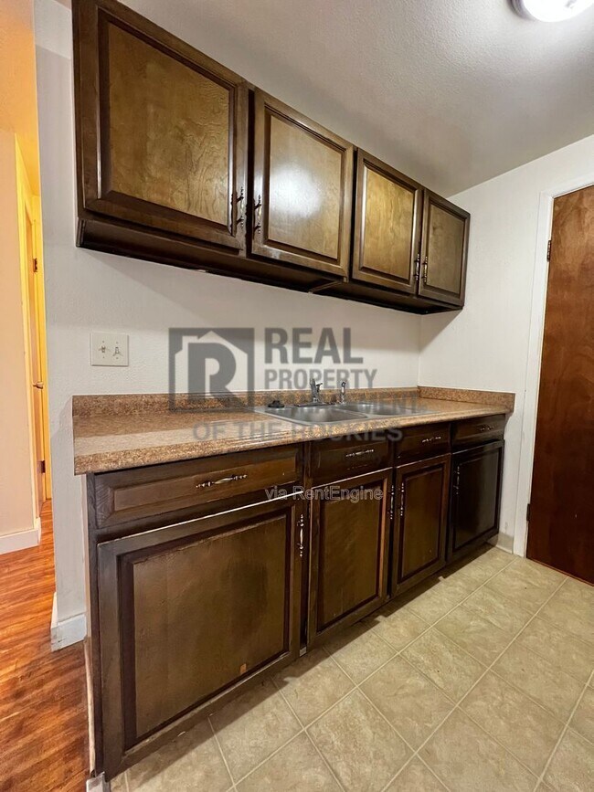 Photo - 1005 Robertson St Unit C2