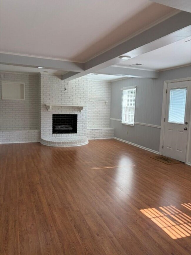 Photo - 392 Mineral Rd