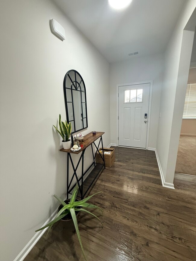 Photo - 932 Greyford Ln
