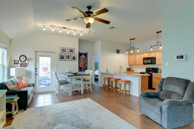 Building Photo - 1509 Oak Harbor Dr Unit ID1385954P