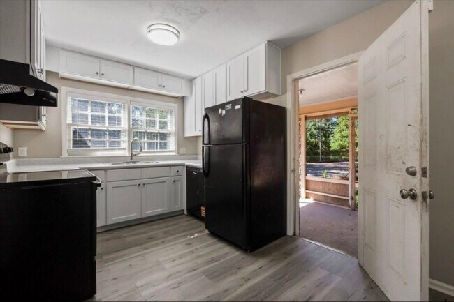 Photo - 106 Dixie Dr