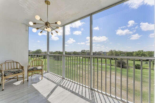 Photo - 3001 S Course Dr Unidad 502