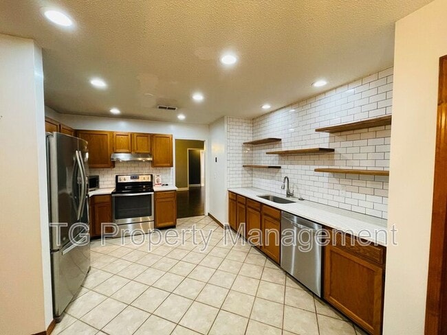 Photo - 4112 Hollister Pl