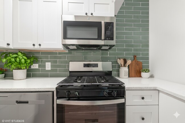 Photo - 15701 Lamon Ave