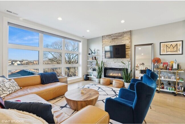 Photo - 1209 E 46th St Unidad 4E