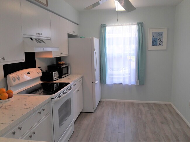 Photo - Short term, turnkey furnished, 2 bedroom, ...