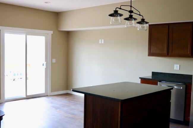 Photo - 7 Honey Locust Ln