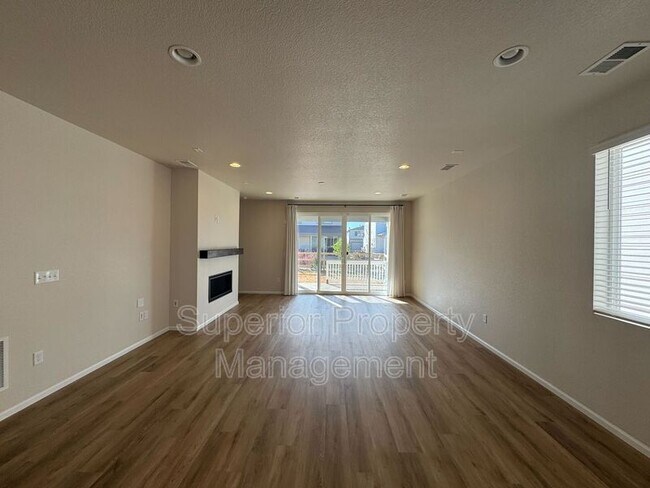 Photo - 981 Sandhills St