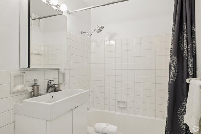 STUD Bathroom