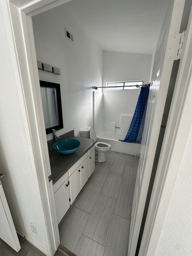 Photo - 4732 Katrina Pl