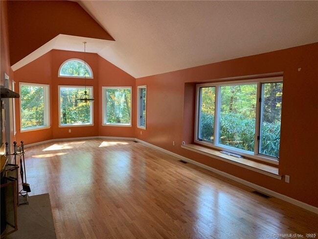 Photo - 380 Huckleberry Hill Rd