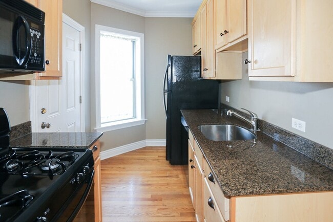 Photo - 1208 W Waveland Ave Unit 3