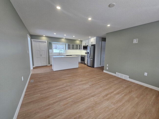 Photo - 3039 Whitmore Ave