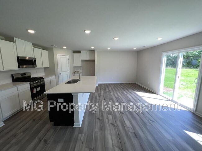 1367 Woodhouse Dr