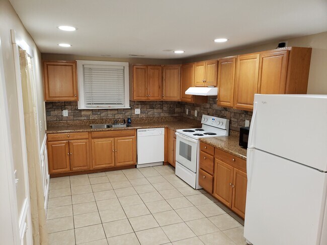 Building Photo - 1703 Wright Blvd