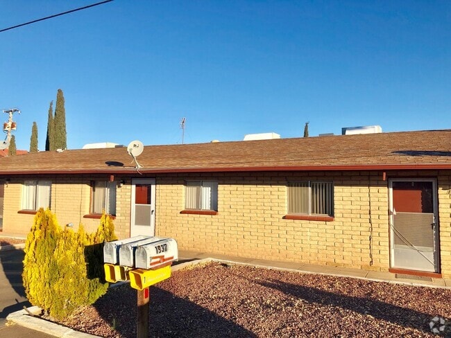 Building Photo - 1933 Florence Ave Unit #2 Rental