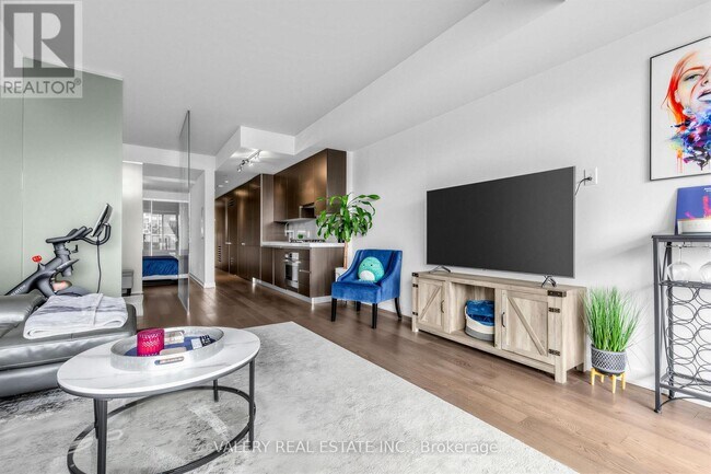 Photo - 629 King St W Unité PH06