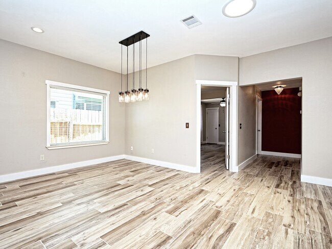 8406 Racine Trail