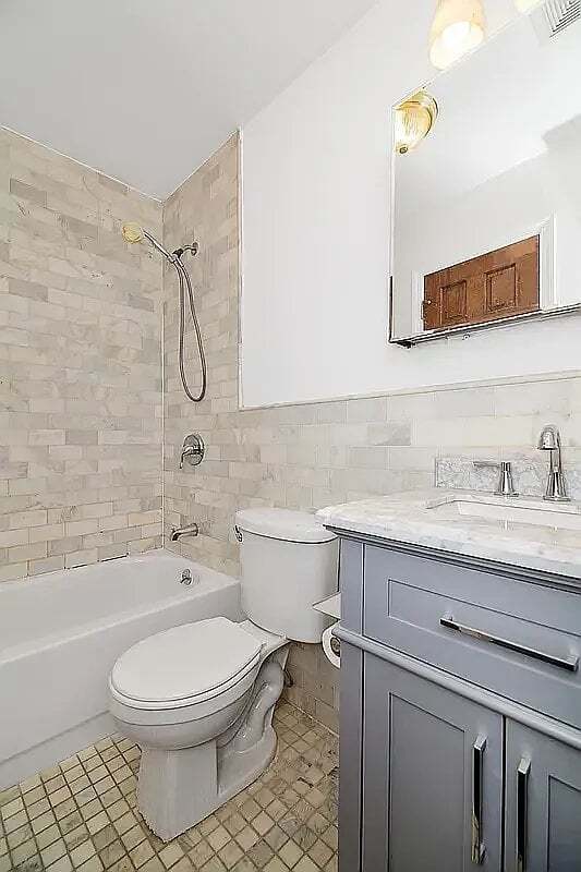 Photo - 130 Allen St Unit 4