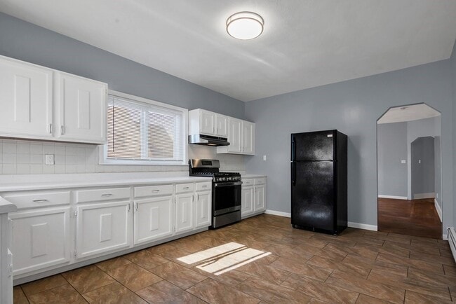 Photo - 553 Main St Unit 3