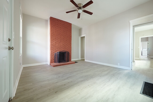 Photo - 2354 Victor Street