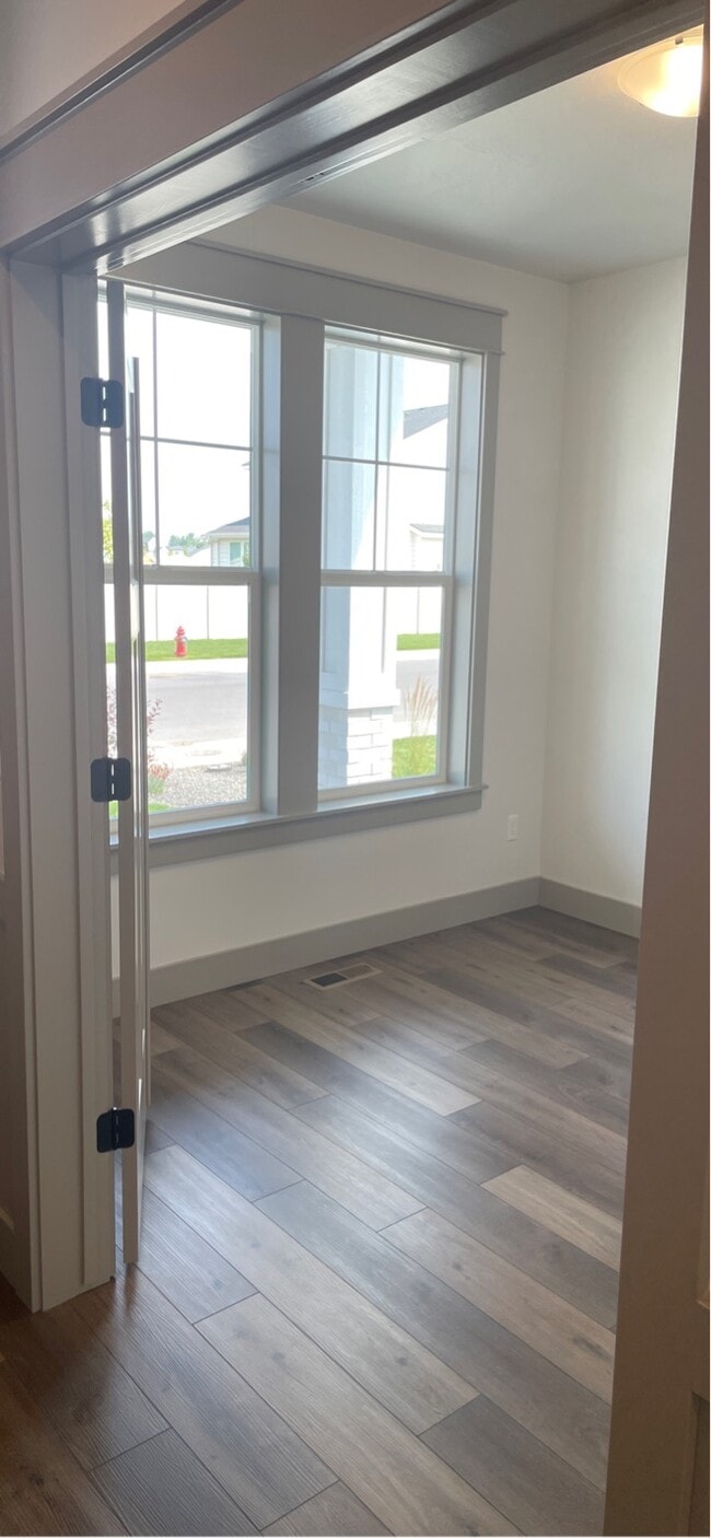 Photo - 2135 N Klemmer Ave