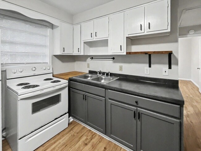 Photo - 1813 Walker Ave Unidad B