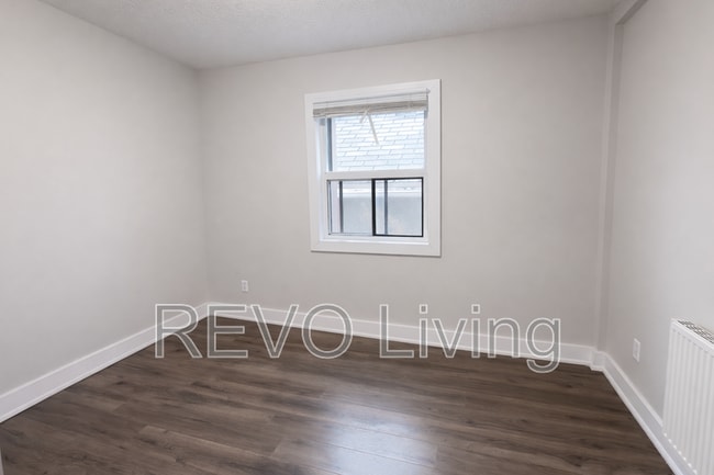 Photo - 292 Welland Ave