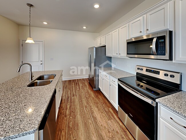 Photo - 1320 Lomond Dr