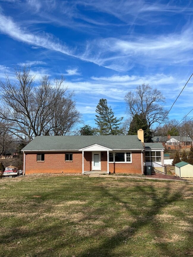Charming 3 bedroom house - Charming 3 bedroom house
