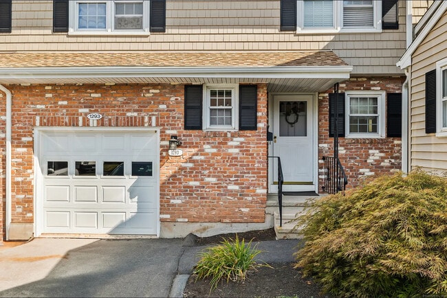 Photo - 1293 New Britain Ave