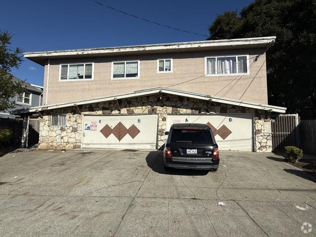 Building Photo - 2 bedroom in Oakland CA 94619 Rental