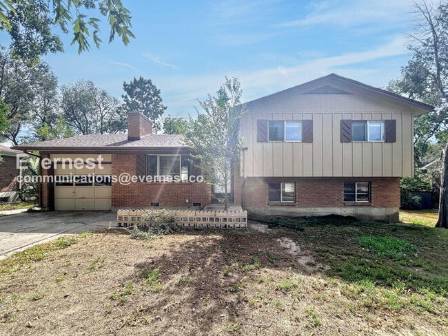 Building Photo - 1409 Laurette Dr